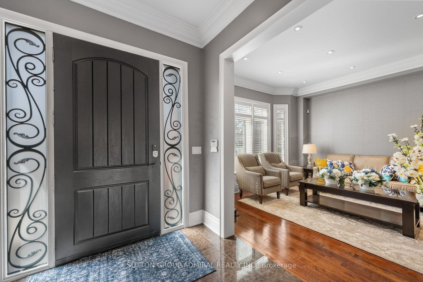 9 Cheshire Drive, Toronto, ON M9B 2N7