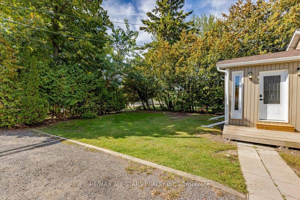 1982 Metro Road N, Georgina, ON L0E 1L0