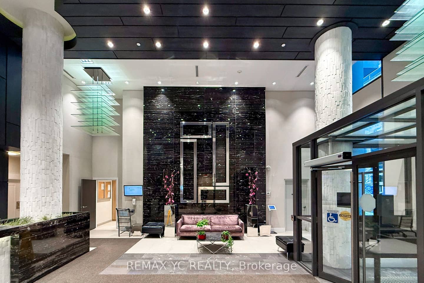 9191 Yonge Street 201, Richmond Hill, ON L4C 1E2