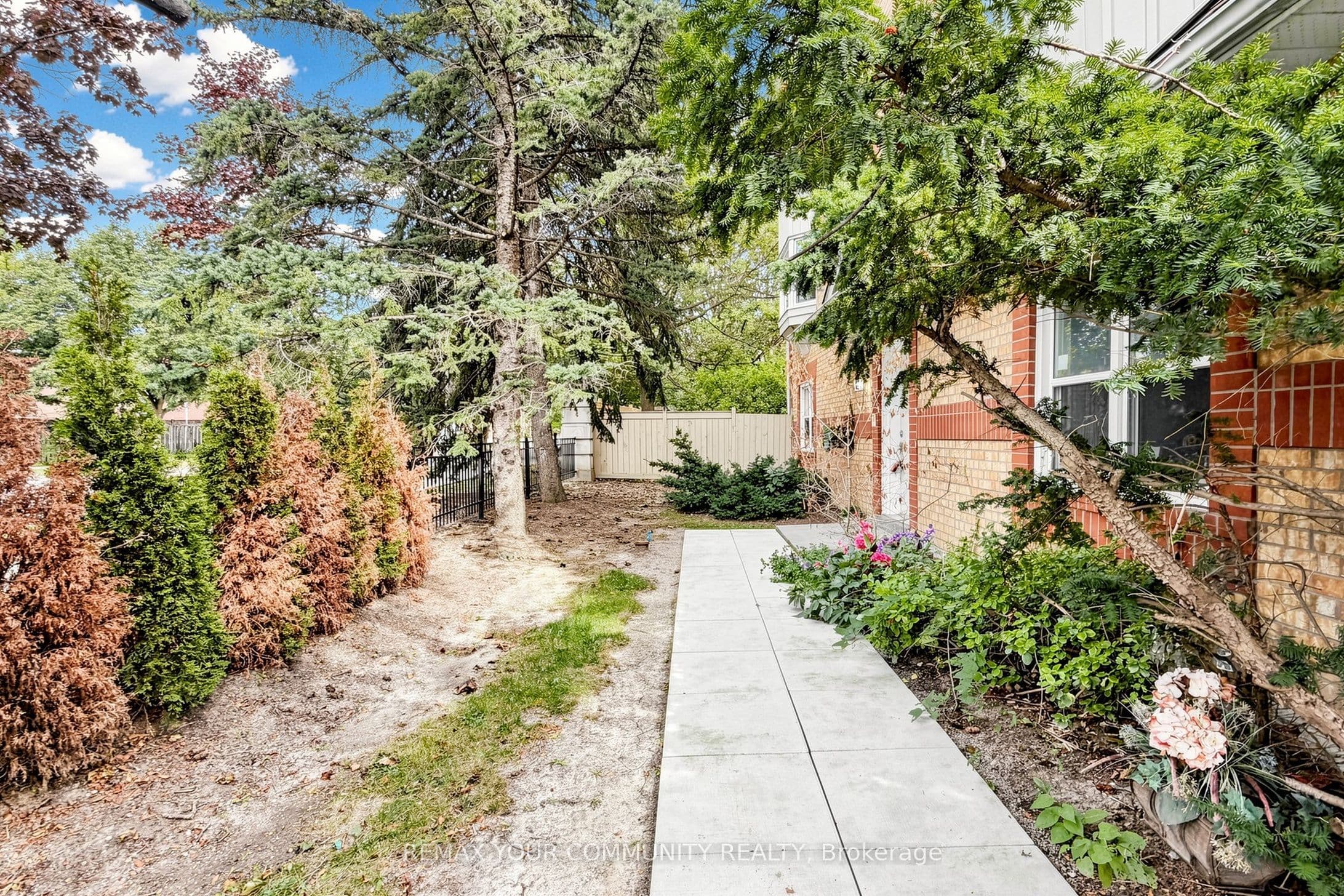 1 Edenbridge Drive, Vaughan, ON L4J 8C3