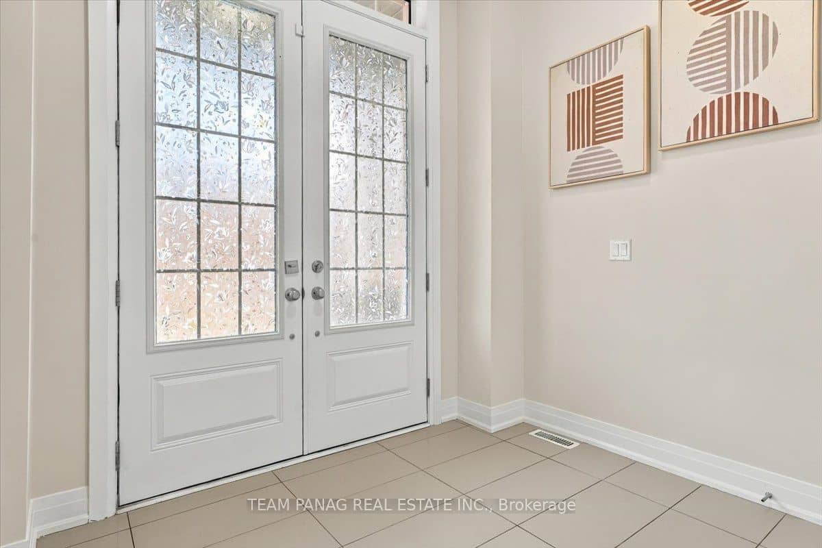 60 Stowmarket Street, Caledon, ON L7C 2H1