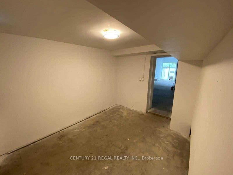 246 Spadina Avenue, Toronto, ON M5T 2C2