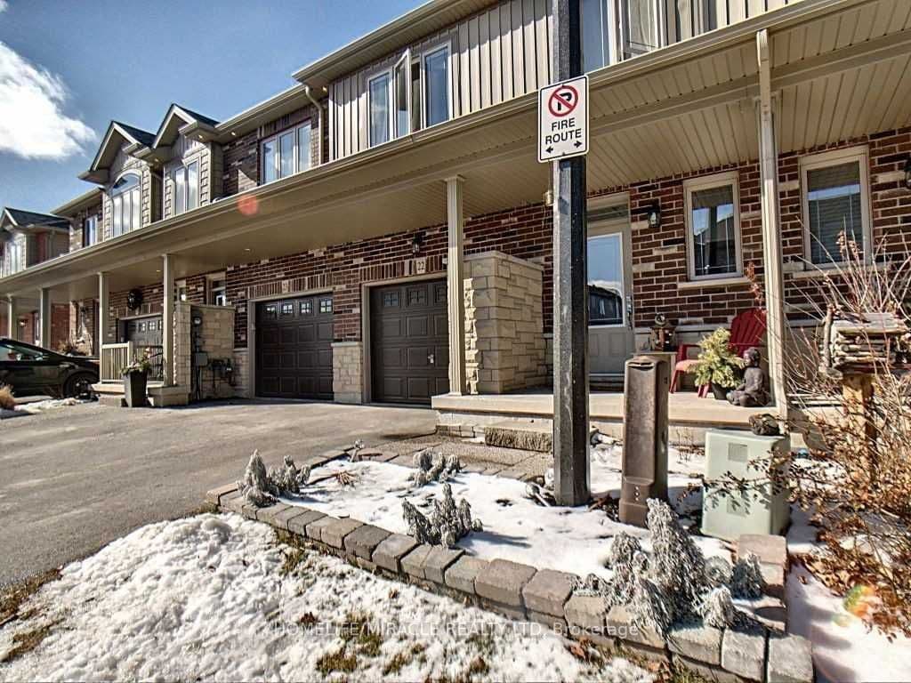 380 lake Street 22, Grimsby, ON L3M 0E8