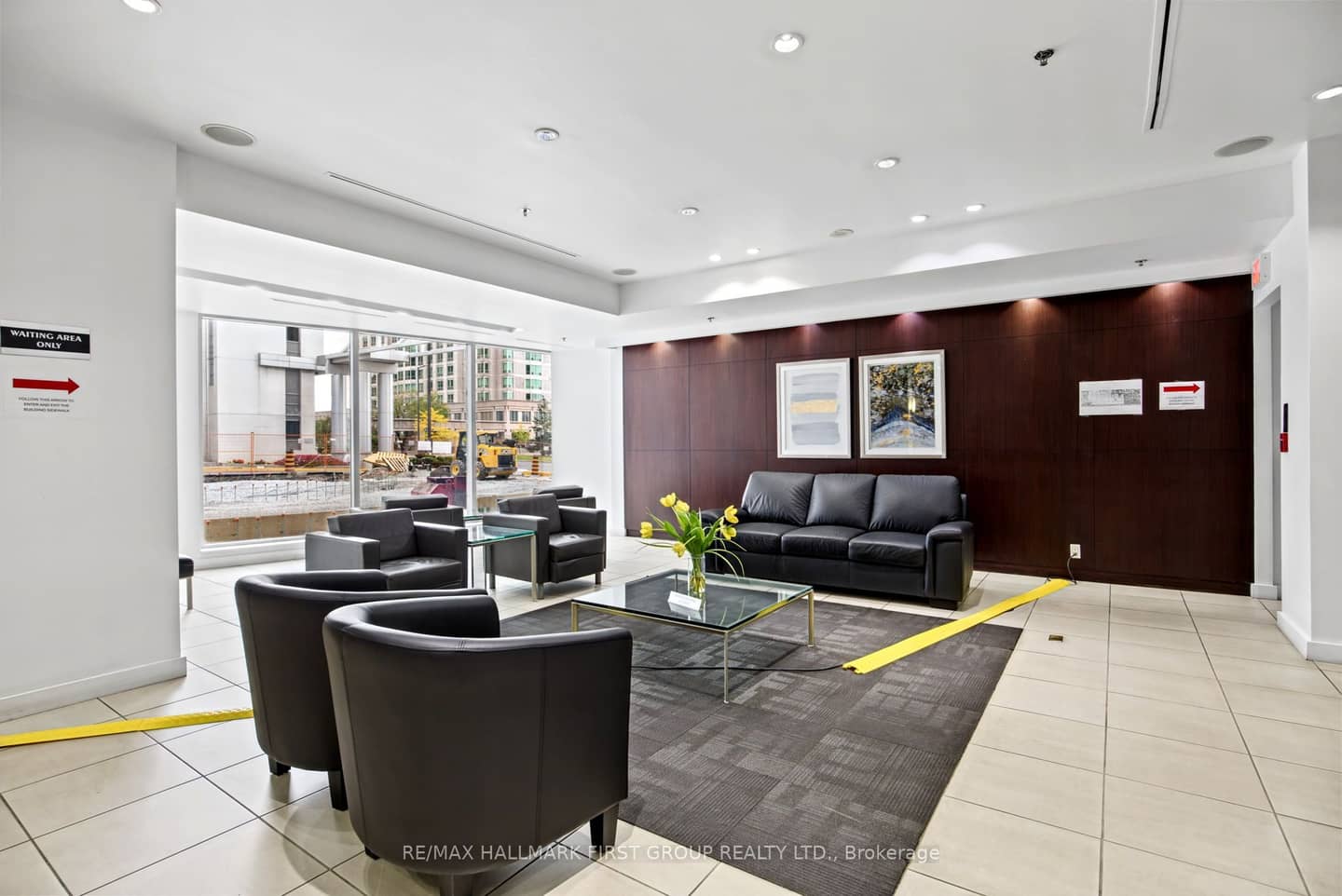 36 Lee Centre Drive 1002, Toronto, ON M1H 3K2