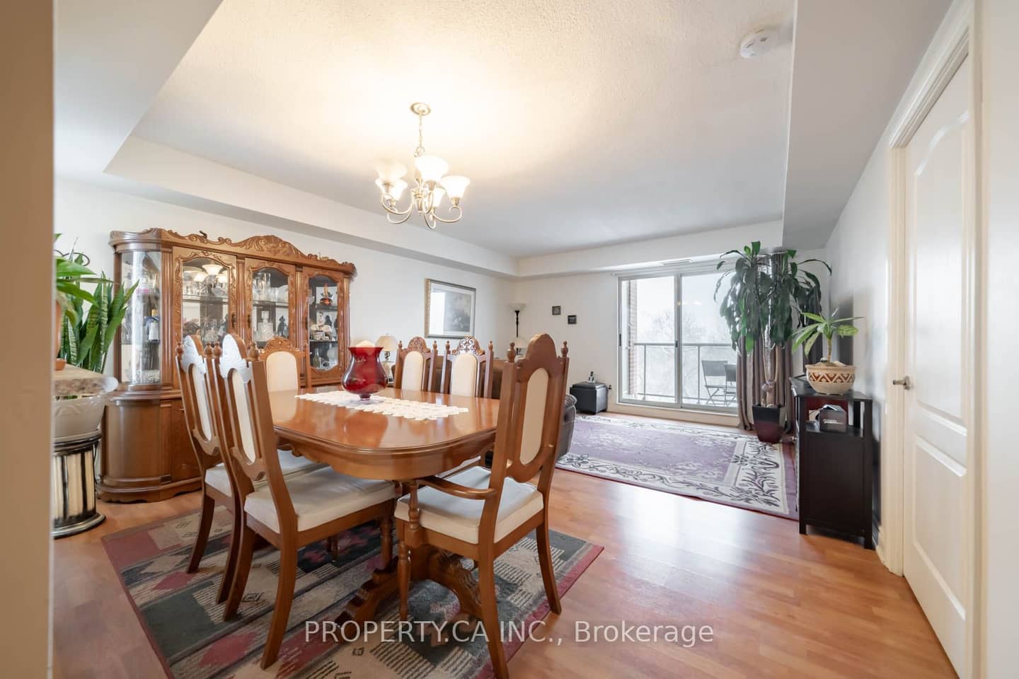 2088 Lawrence Avenue W 609, Toronto, ON M9N 3Z9