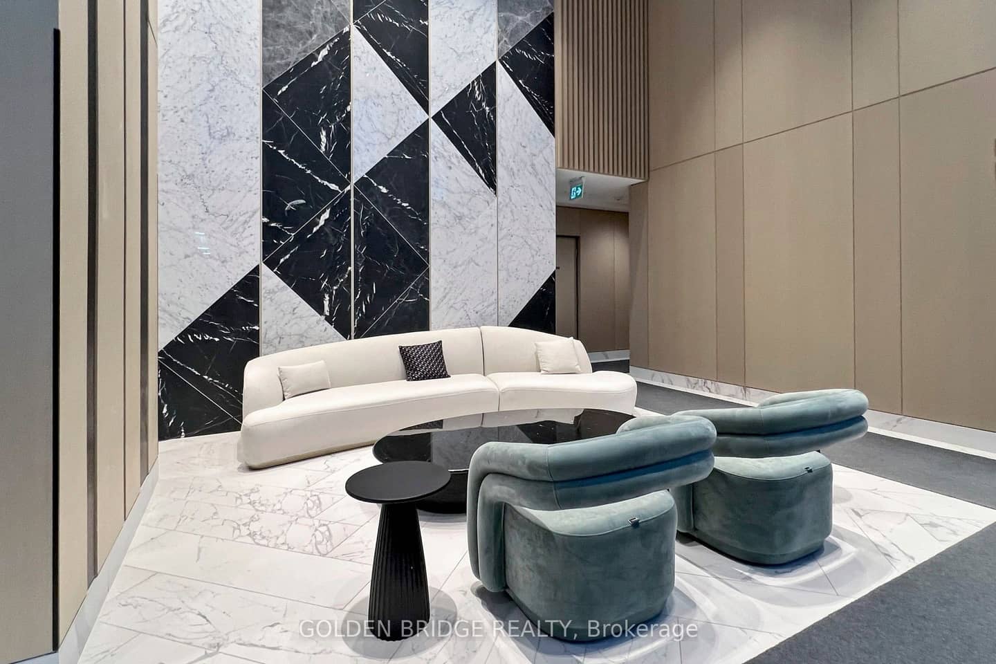 38 Widmer Street 4811, Toronto, ON M5V 2E9