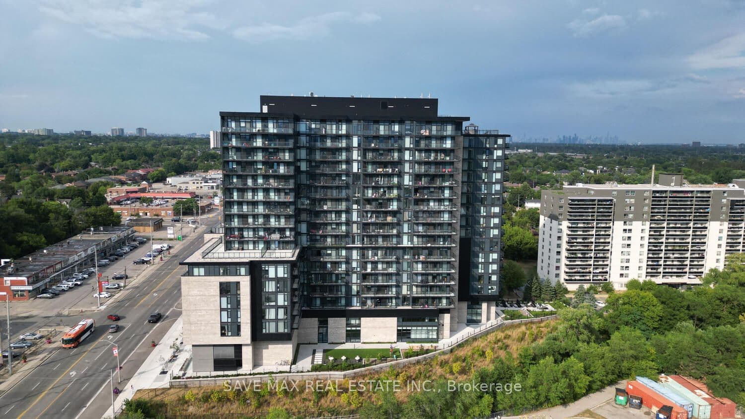 86 Dundas Street E 916, Mississauga, ON L5A 1W4