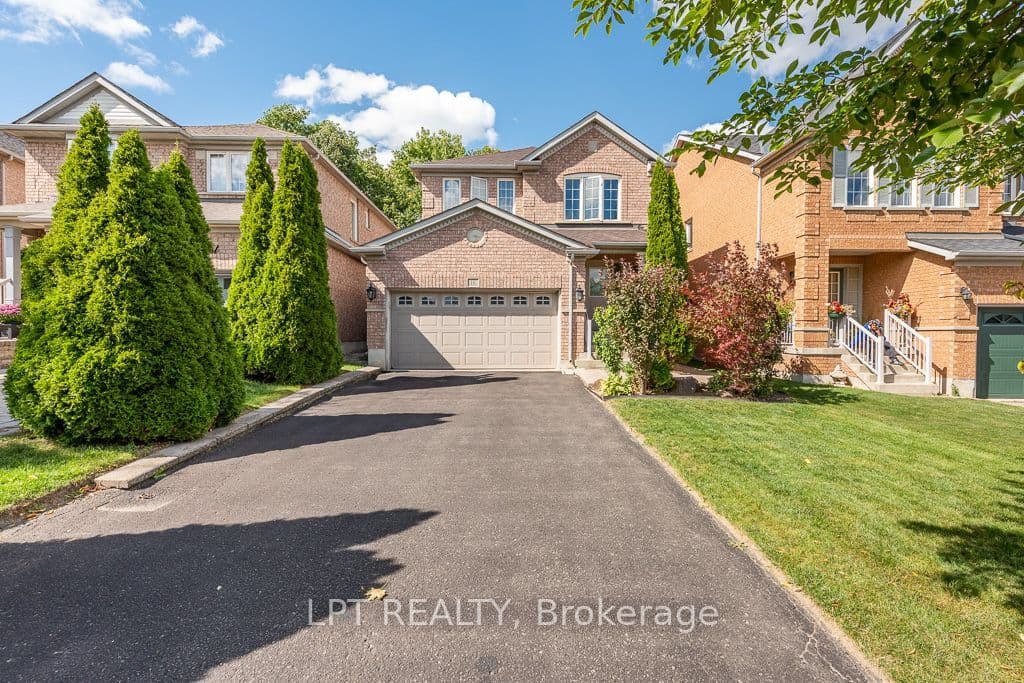 16 OAK GARDENS Court, Brampton, ON L6R 2Y6