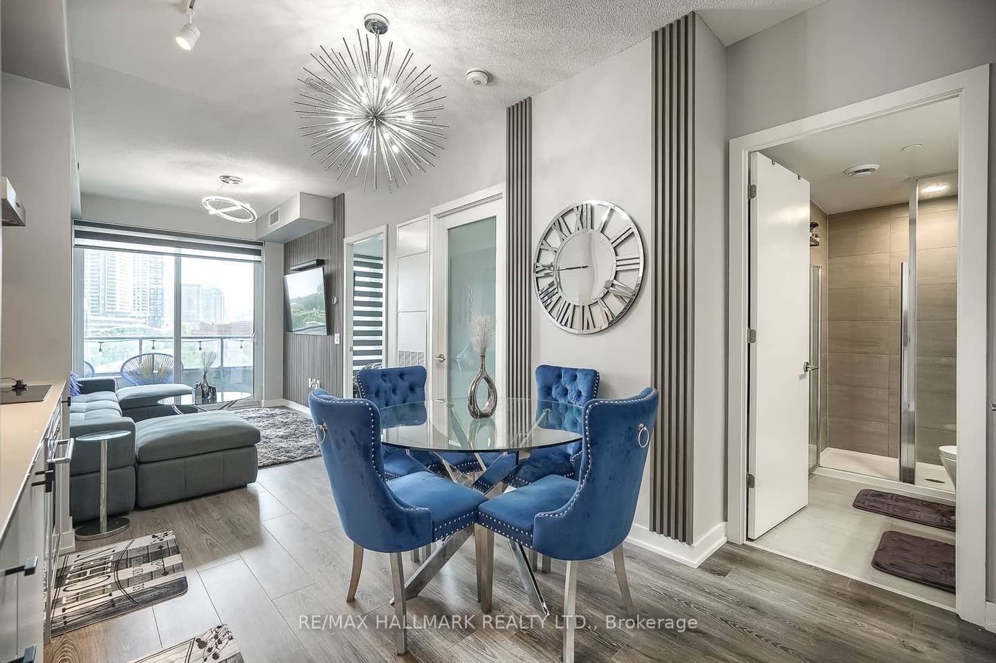 9 Tecumseth Street 421, Toronto, ON M5V 3G4
