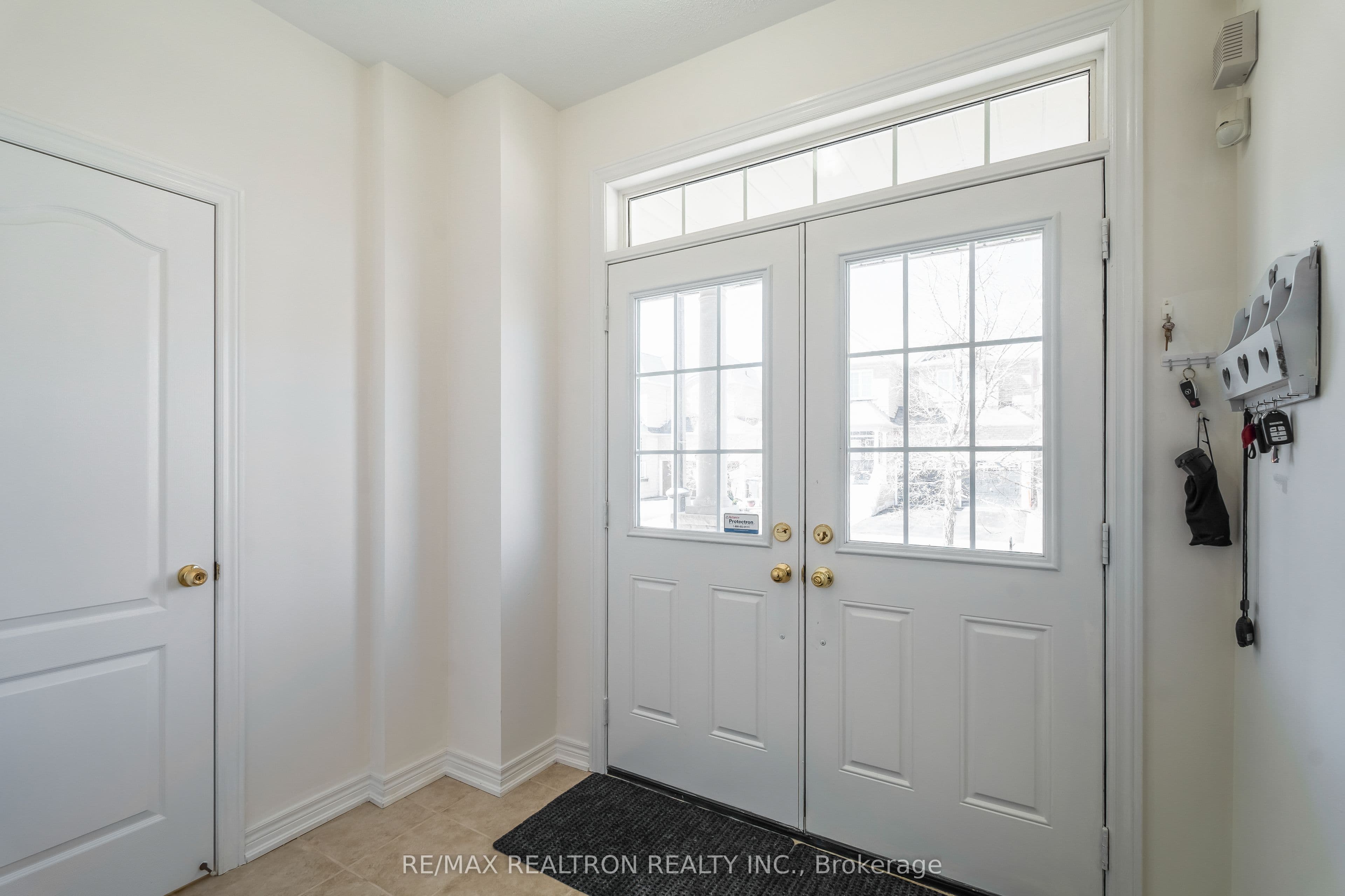 9 Constance Street, Brampton, ON M2P 1V4