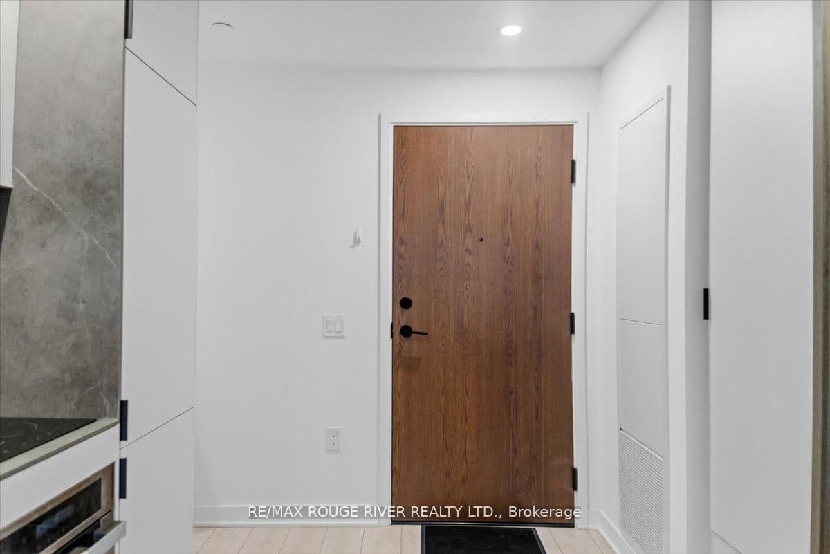 55 Charles Street E 3808, Toronto, ON M4Y 0J1