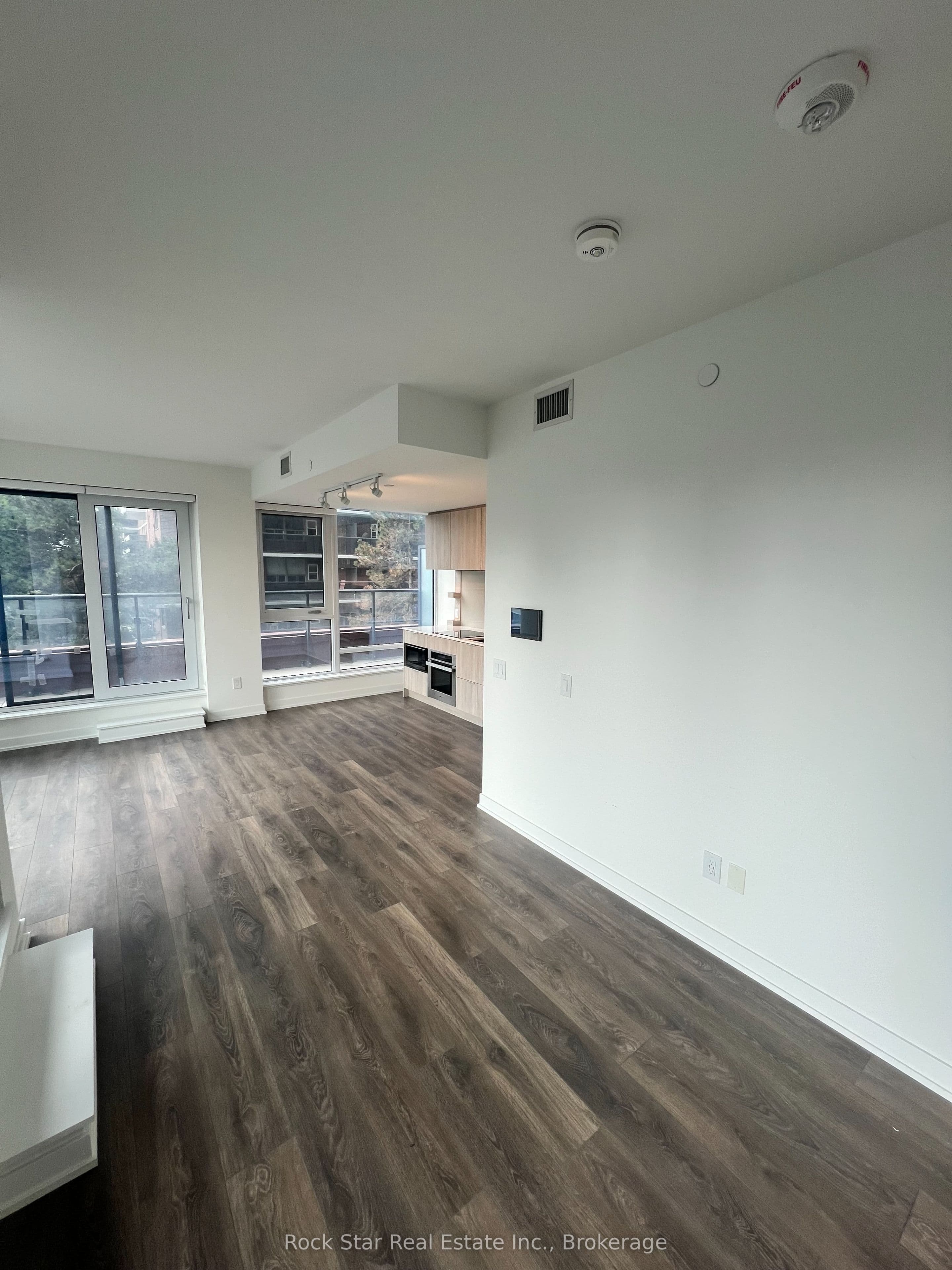 28 Ann Street 209, Mississauga, ON L5G 0E1