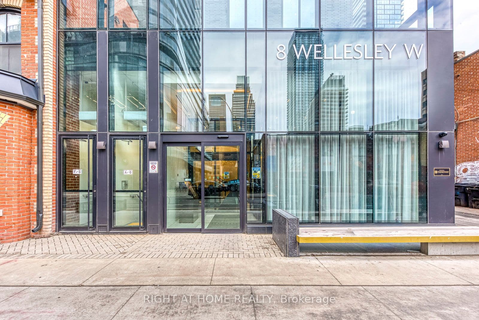 8 Wellesley Street W 3112, Toronto, ON M4Y 0J5