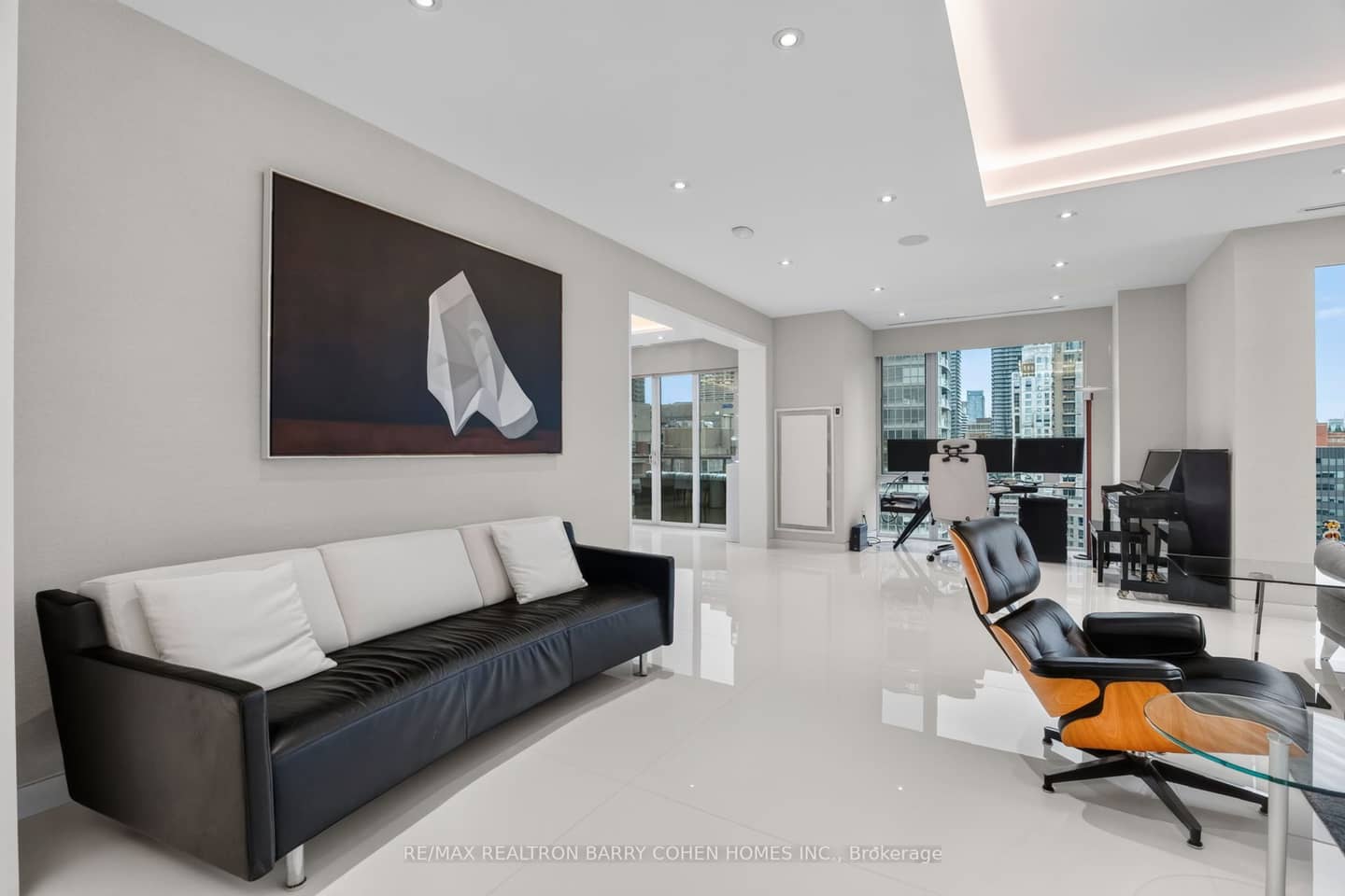 80 Yorkville Avenue 1602, Toronto, ON M5R 2C2