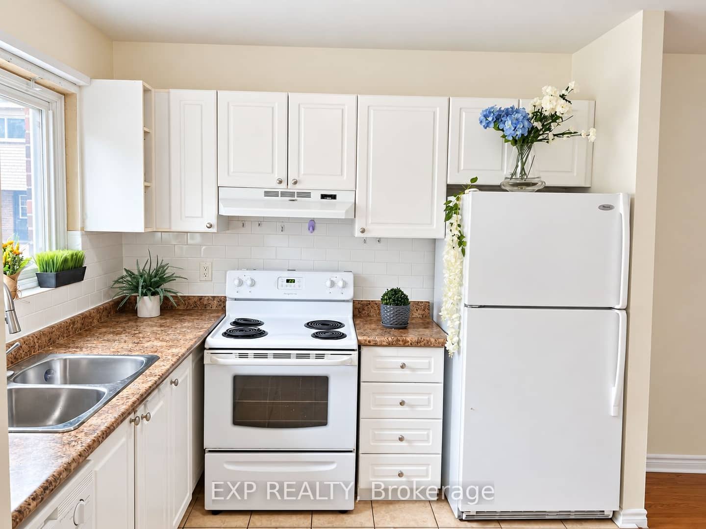 55 Godstone Road 111, Toronto, ON M2J 3C8