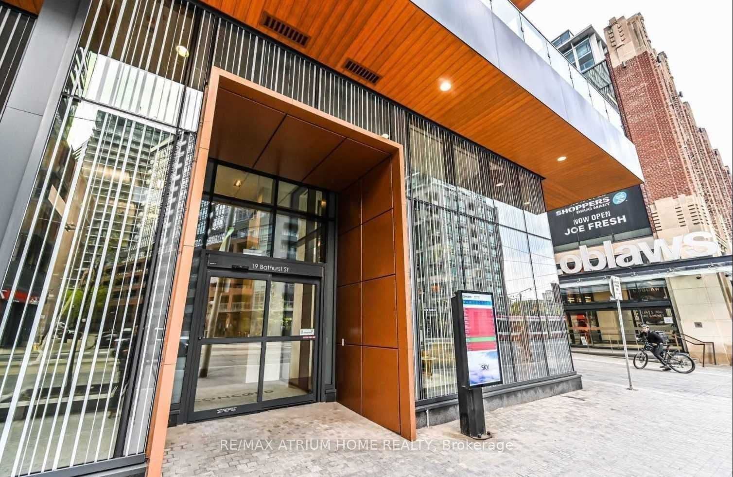 19 Bathurst Street 3206, Toronto, ON M5V 0N2
