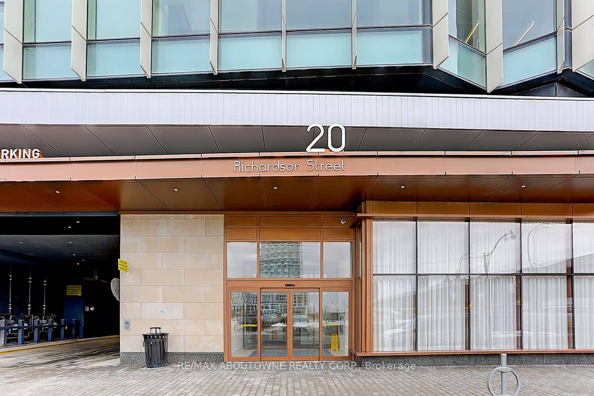 20 Richardson Street 3102, Toronto, ON M5A 0S6