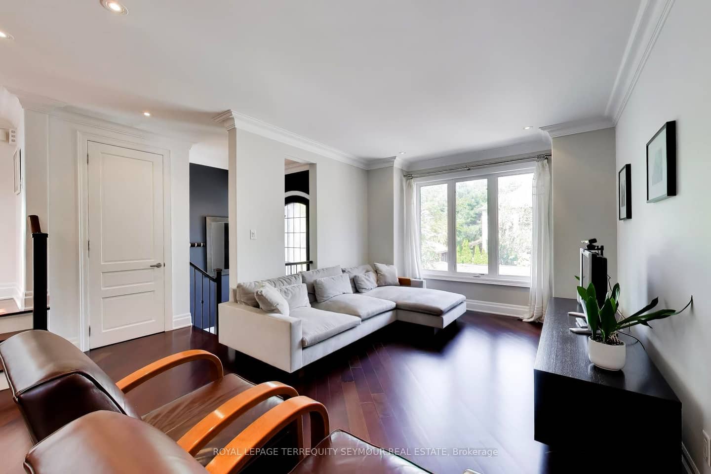 459 Soudan Avenue, Toronto, ON M4S 1X1
