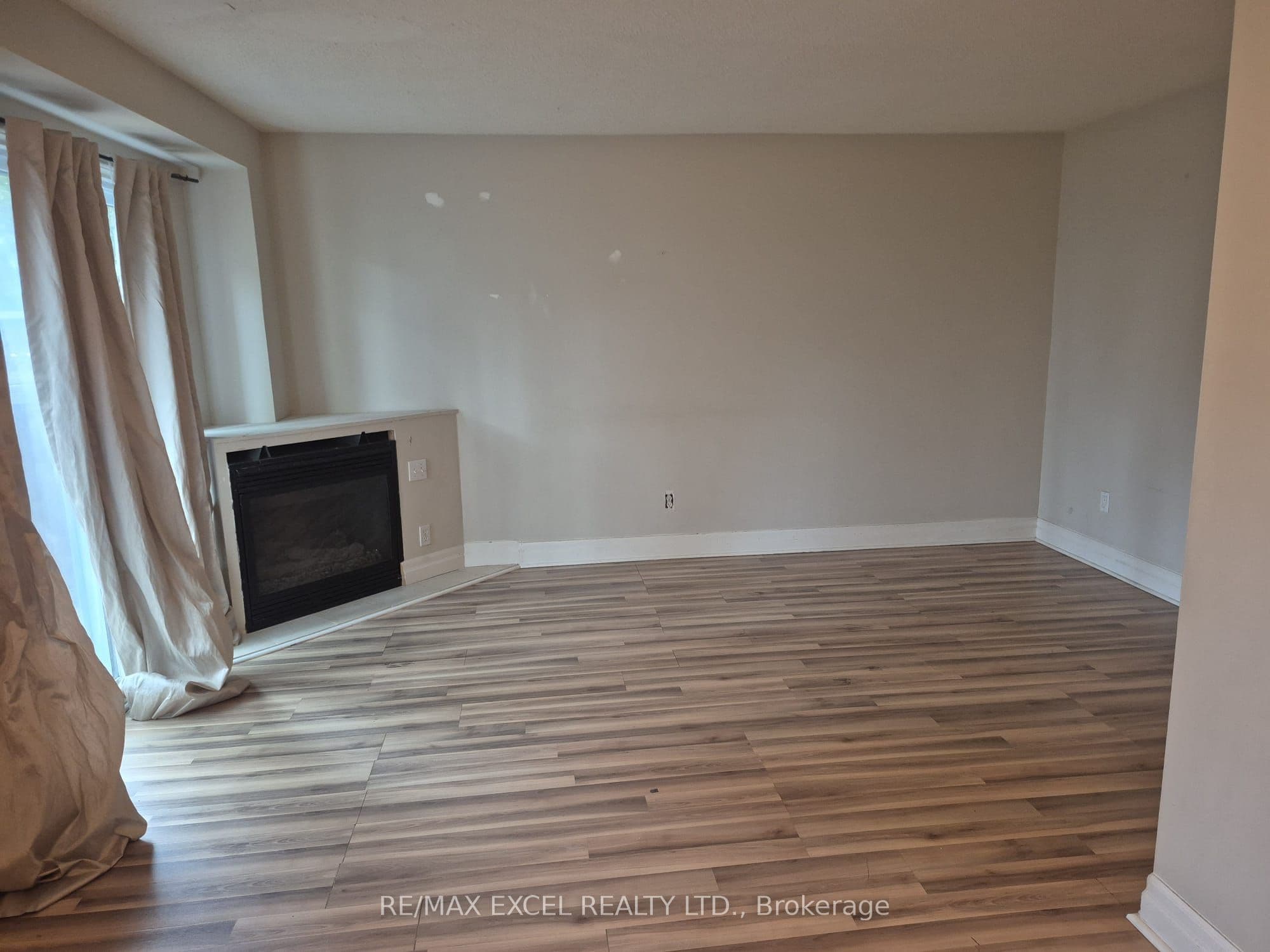 111 Bradstone Square, Toronto, ON M1B 1W1