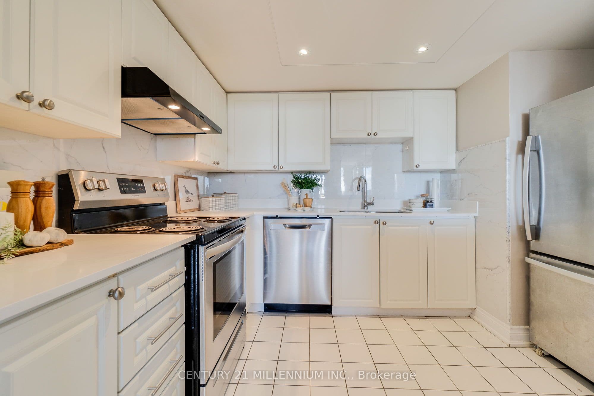 4450 Tucana Court 902, Mississauga, ON L5R 3R4