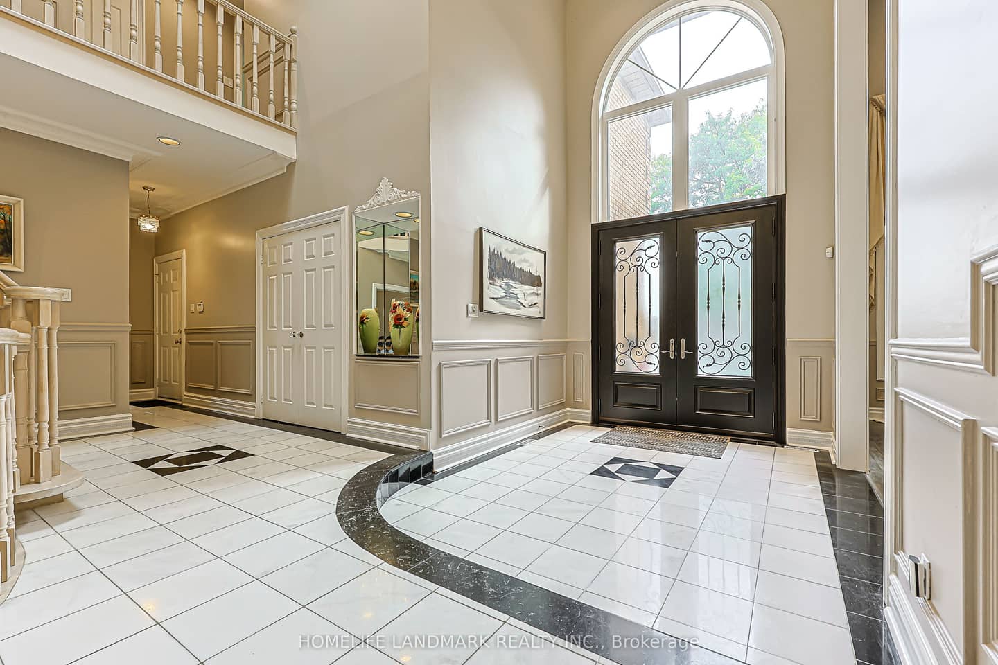 252 Dunview Avenue N, Toronto, ON M2N 4J2