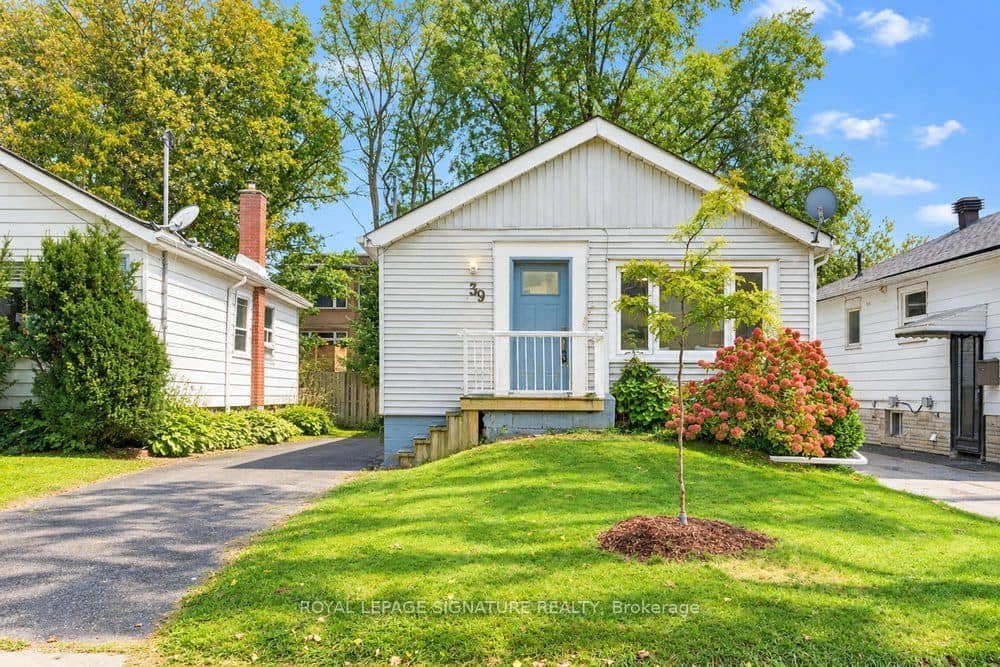 39 Rhydwen Avenue, Toronto, ON M1N 2E2