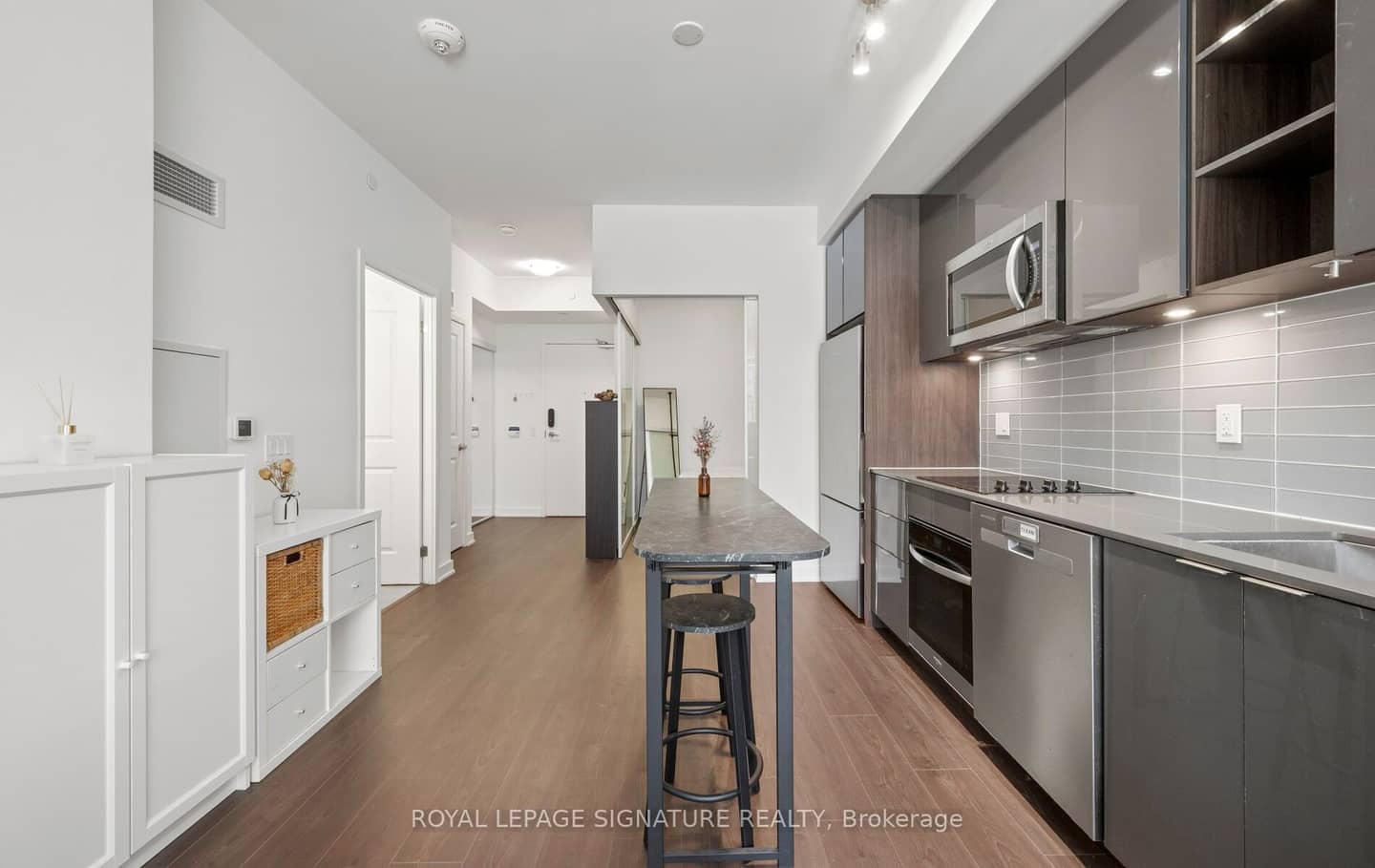 543 Richmond Street W 427, Toronto, ON M5V 0W9