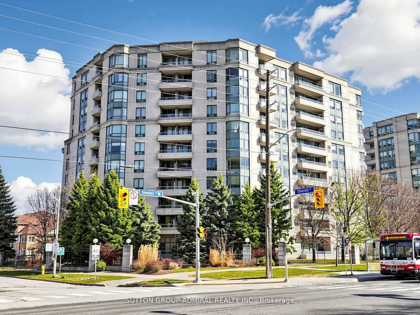 1 Emerald Lane 704, Vaughan, ON L4J 8N2