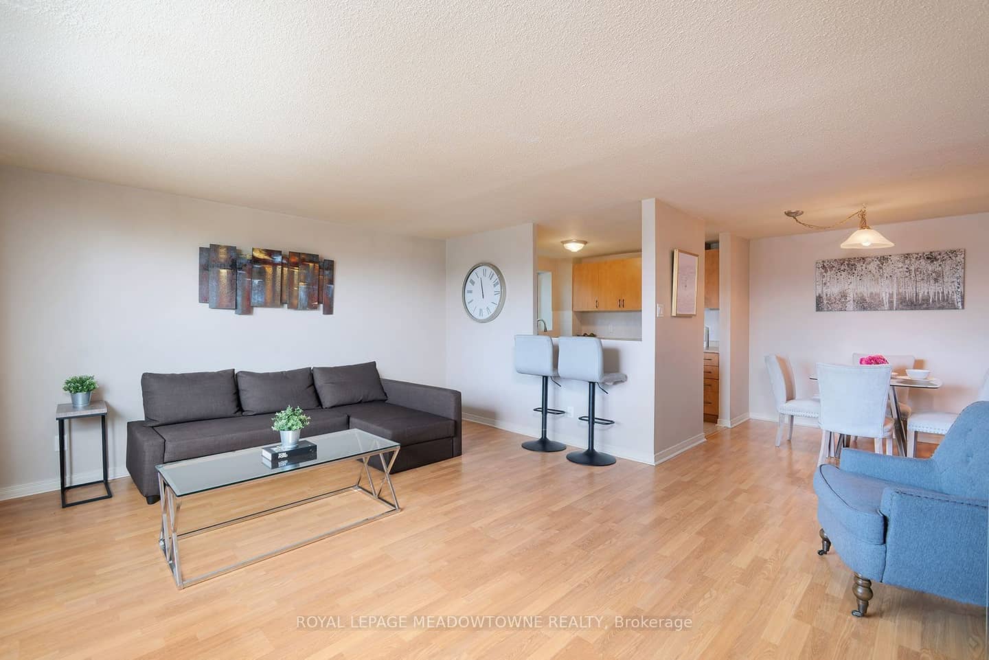 6720 Glen Erin Drive 206, Mississauga, ON L5N 3K8