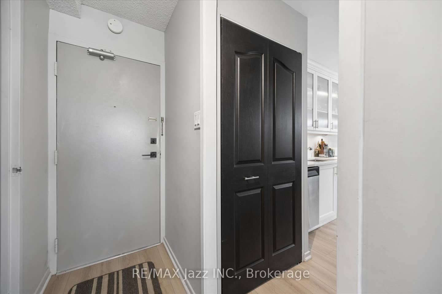 337 Simcoe Street N 405, Oshawa, ON L1G 4T2