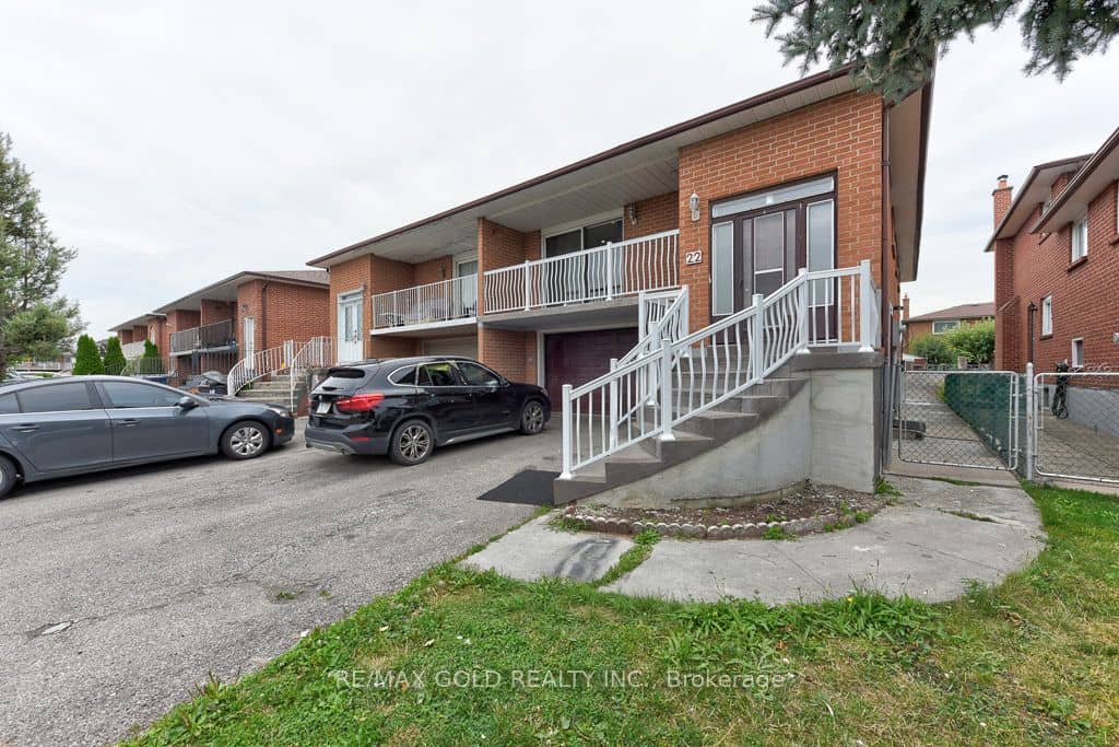 22 Kittiwake Avenue, Toronto, ON M9V 4P6