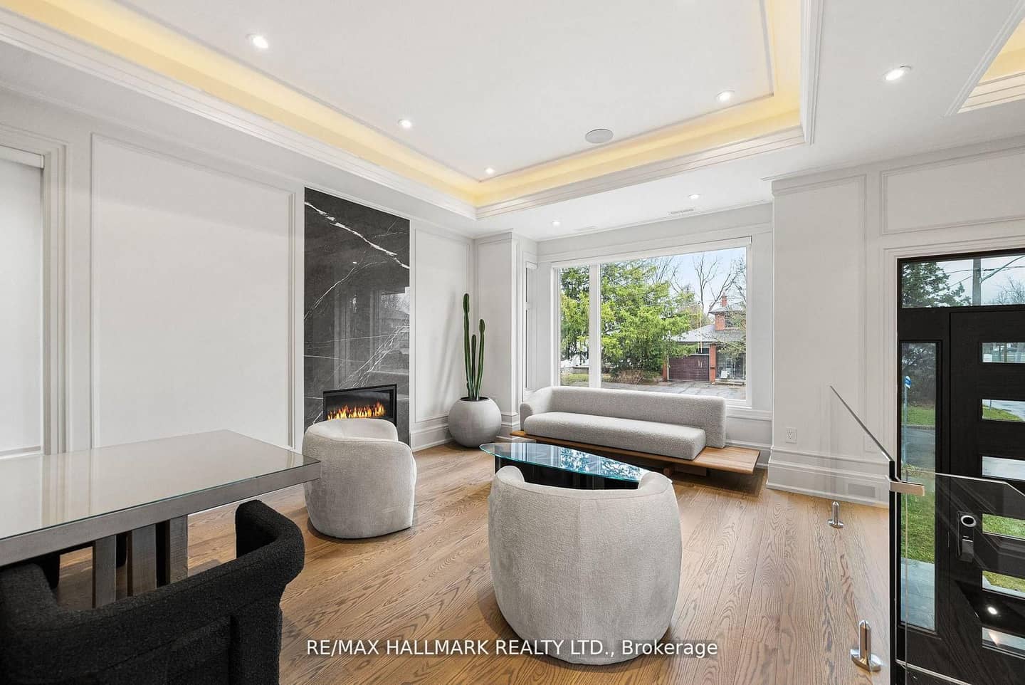 210 Horsham Avenue, Toronto, ON M2N 2A5