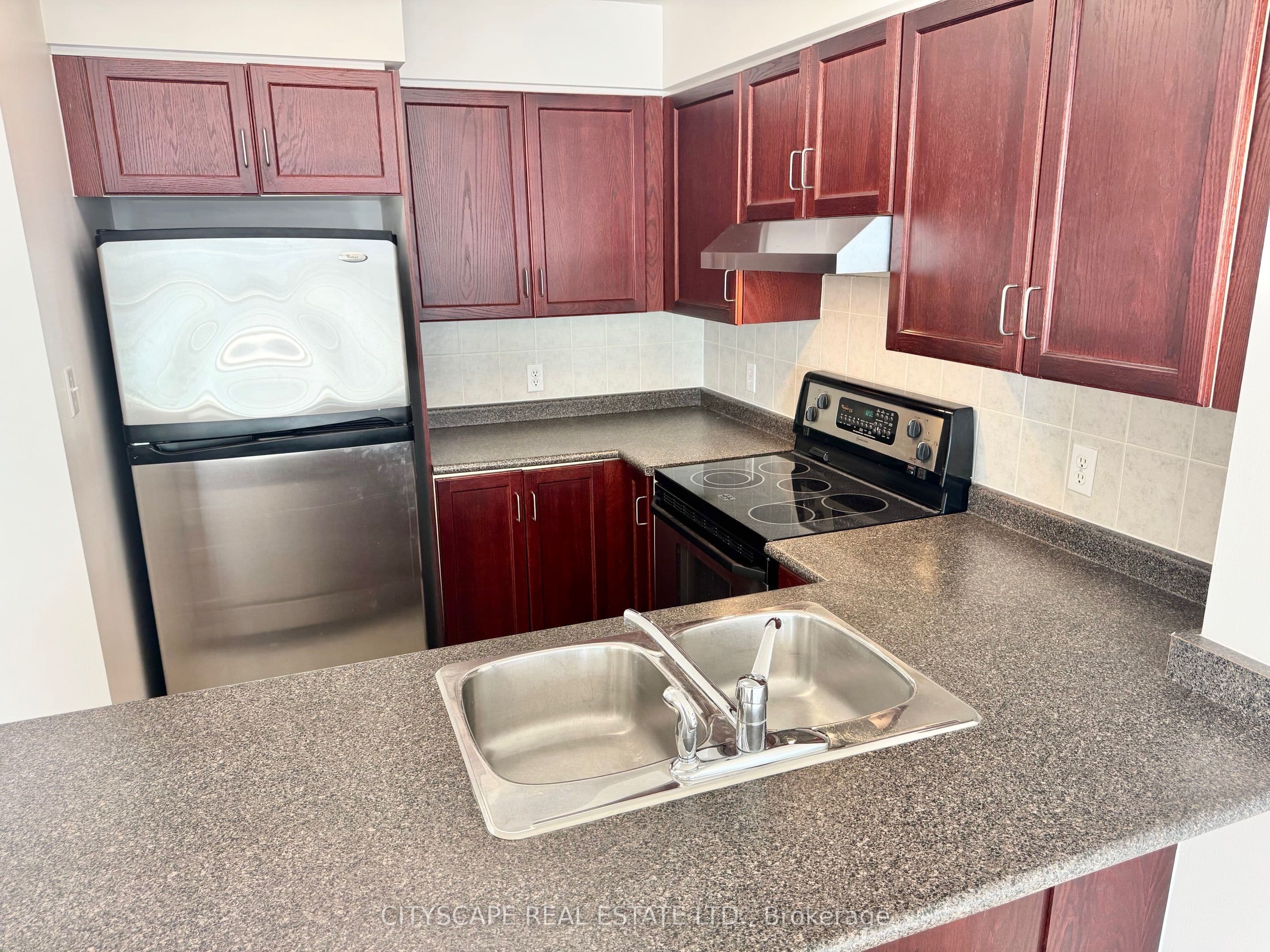 156 Enfield Place #1606, Mississauga, ON L5B 4L8