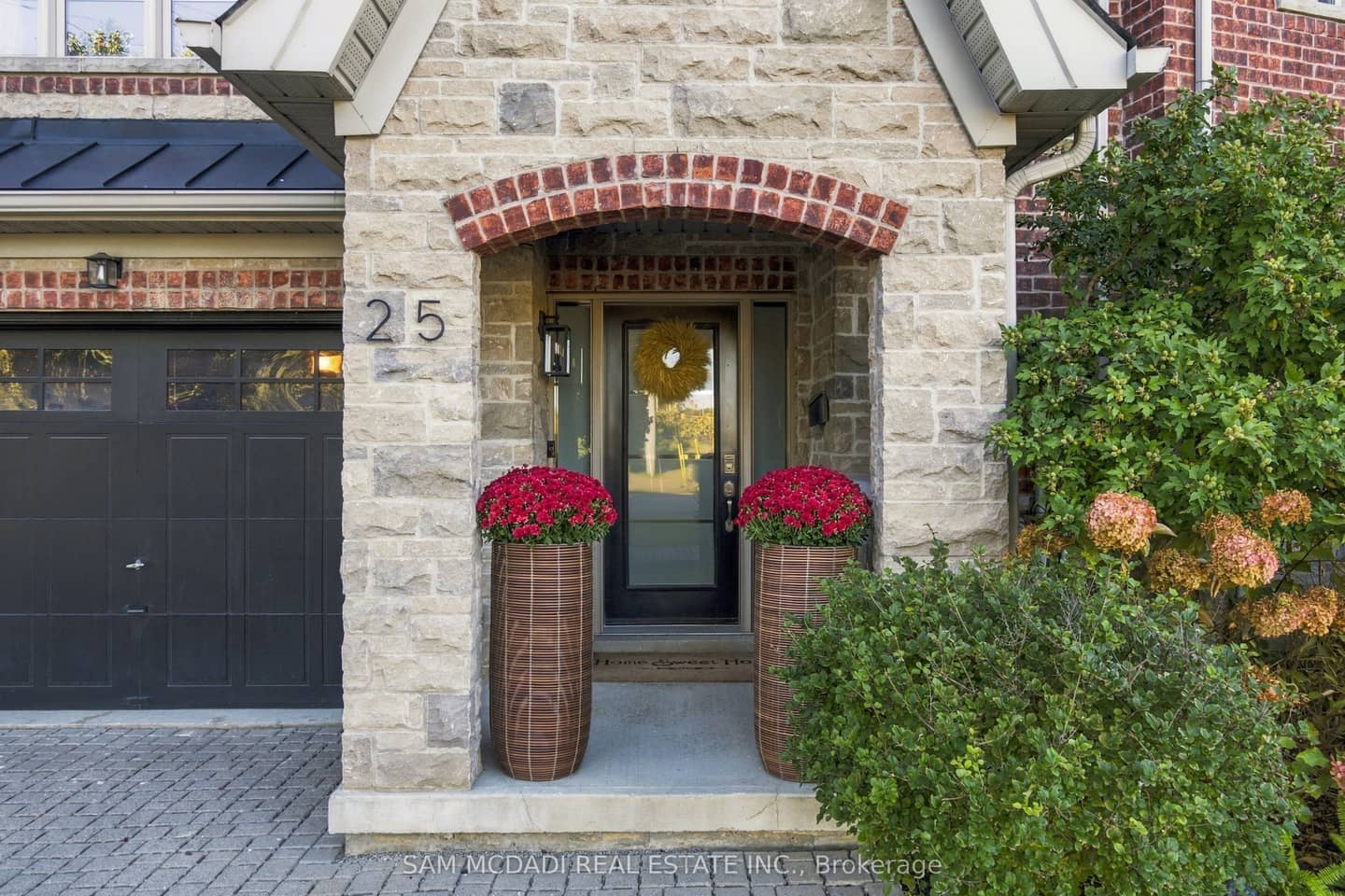 25 Premium Way, Mississauga, ON L5B 1A1