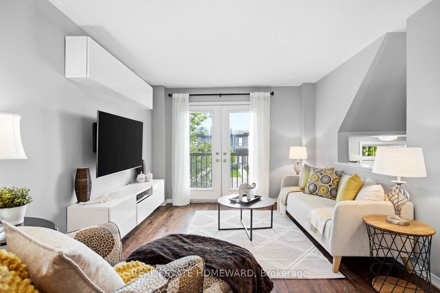 571 Longworth Avenue E 10, Clarington, ON L1C 0H3