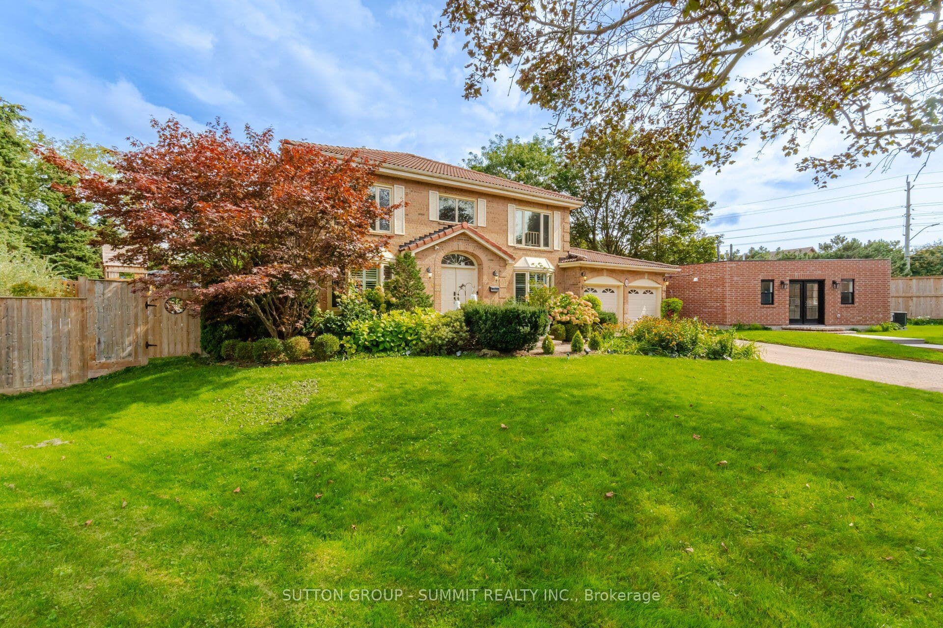 36 Inglenook Court, Whitby, ON L1R 1H1