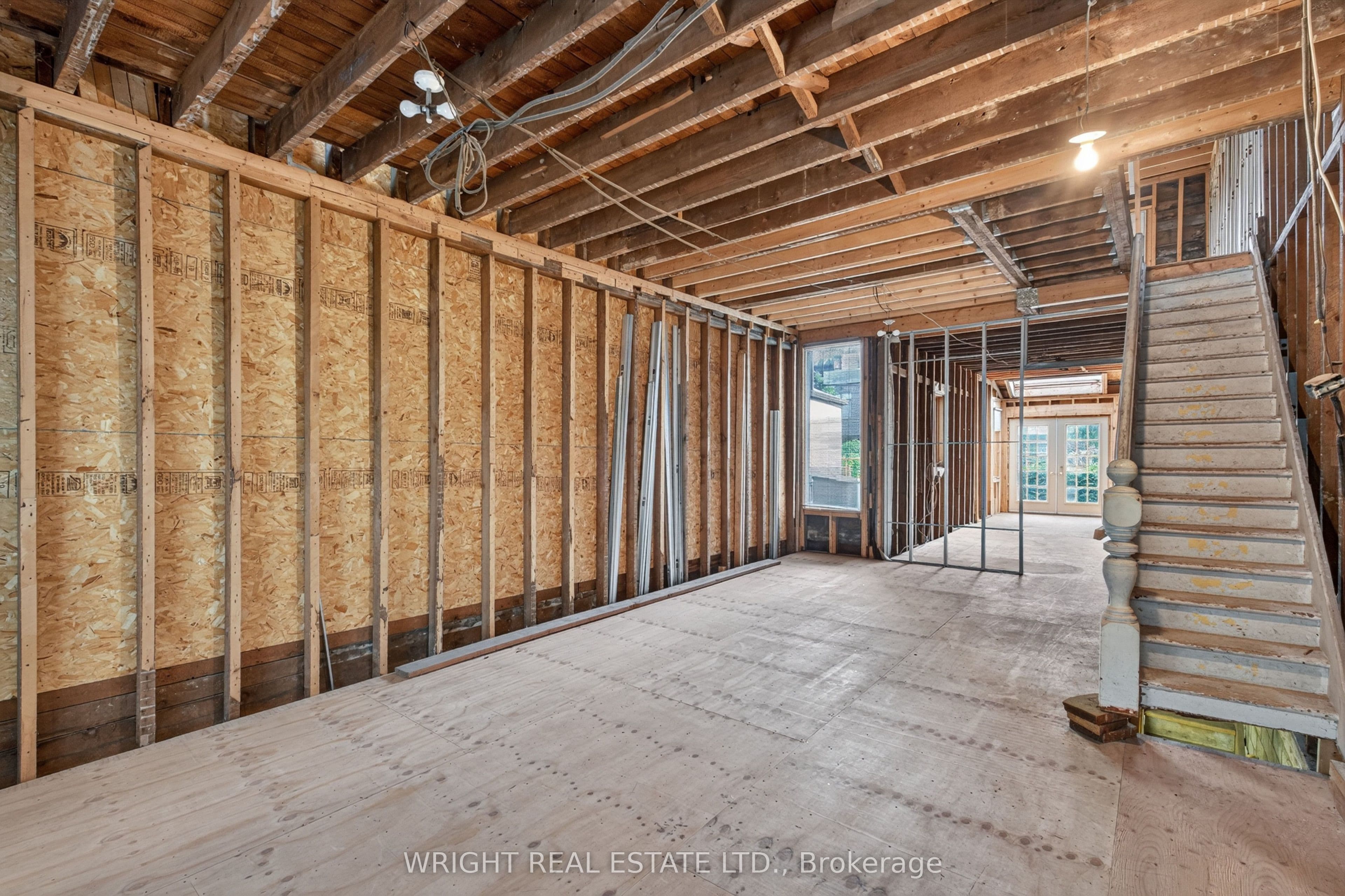 31 Olive Avenue, Toronto, ON M6G 1T7