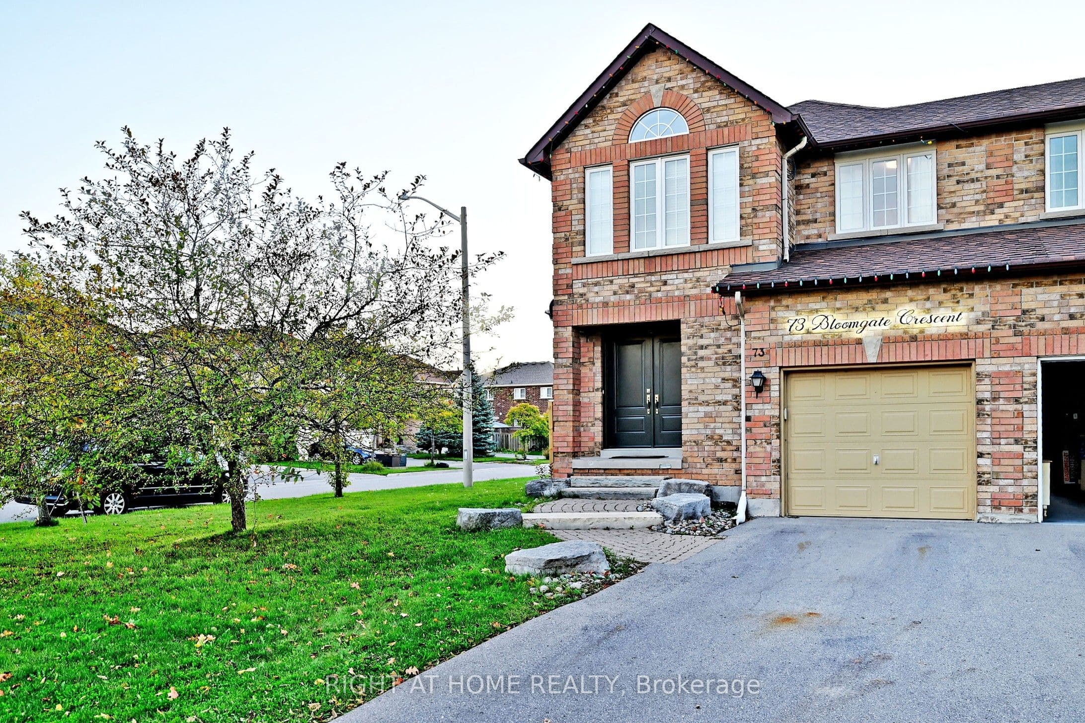 73 Bloomgate Crescent, Richmond Hill, ON L4E 3Z1