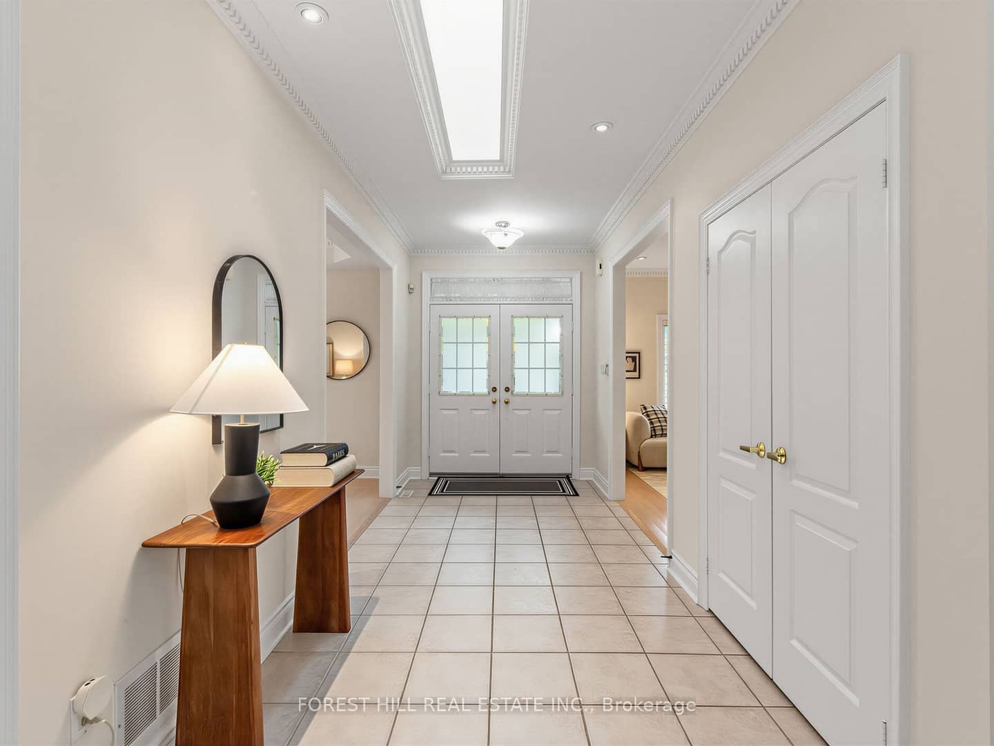 104 Sanibel Crescent, Vaughan, ON L4J 8K7