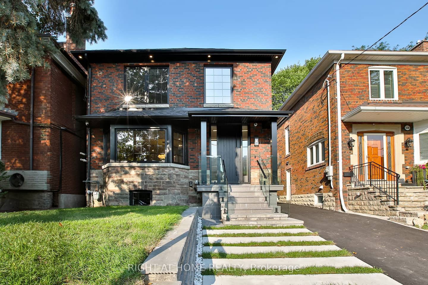 106 Eastbourne Avenue, Toronto, ON M5P 2G3