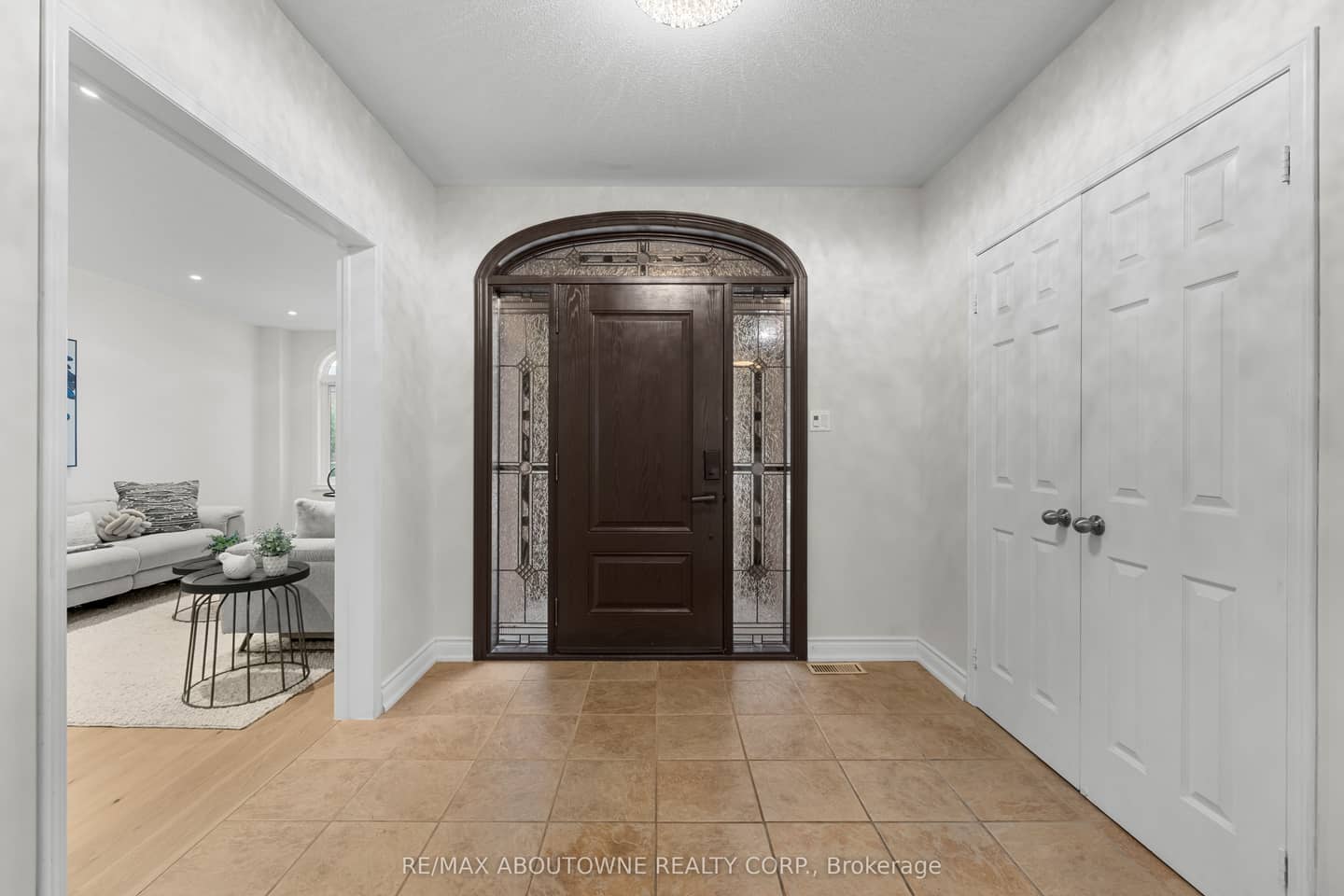 435 March Crescent, Oakville, ON L6H 5X7