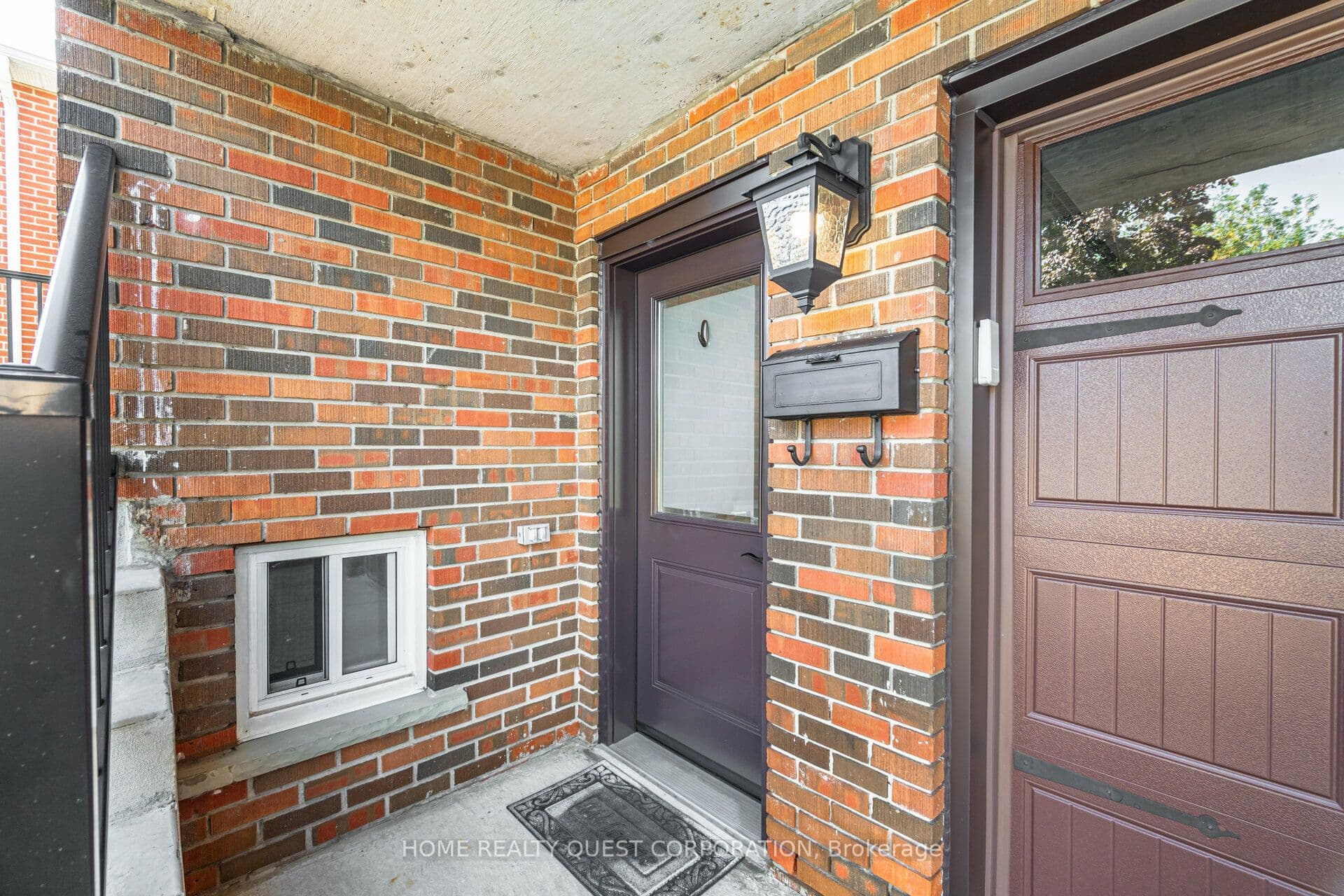 4190 Bishopstoke Lane, Mississauga, ON L4Z 1J3