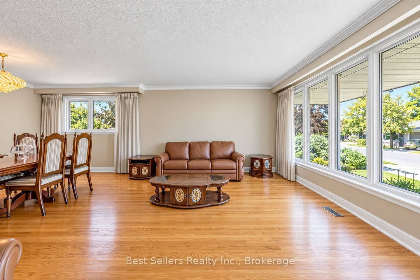3570 Autumn Harvest Drive, Mississauga, ON L4Y 3S1