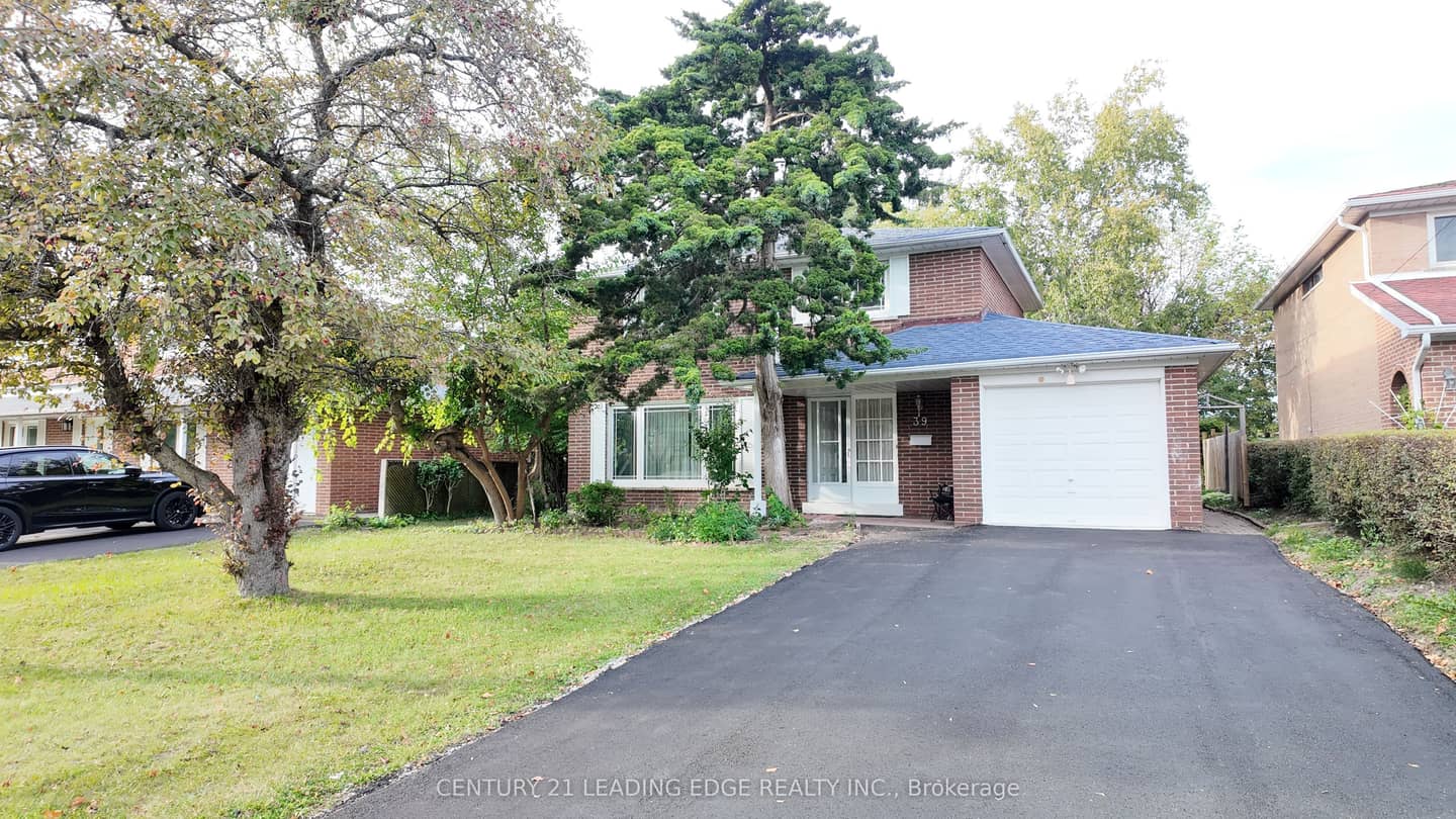 39 Waddington Crescent, Toronto, ON M2J 2Z9