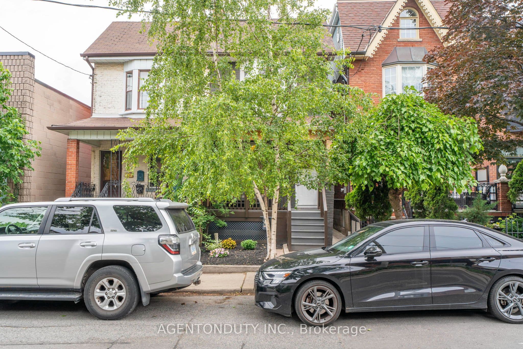 200 St Helen's Avenue, Toronto, ON M6H 4A1