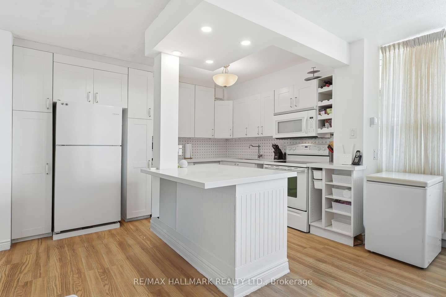 180 Markham Road 503, Toronto, ON M1M 2Z9