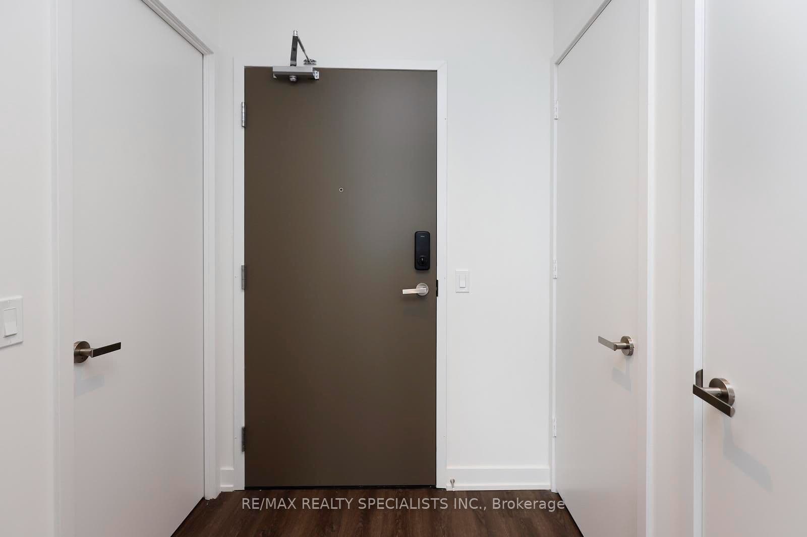 448 Burnhamthorpe Road W 2904, Mississauga, ON L5B 0R4
