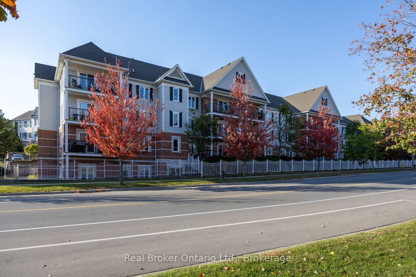 106 Aspen Springs Drive 108, Clarington, ON L1C 5N7