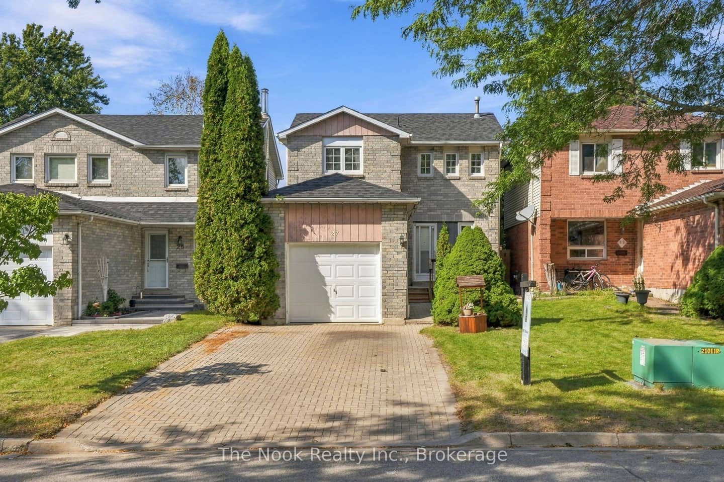 27 Field Crescent, Ajax, ON L1Z 1B3