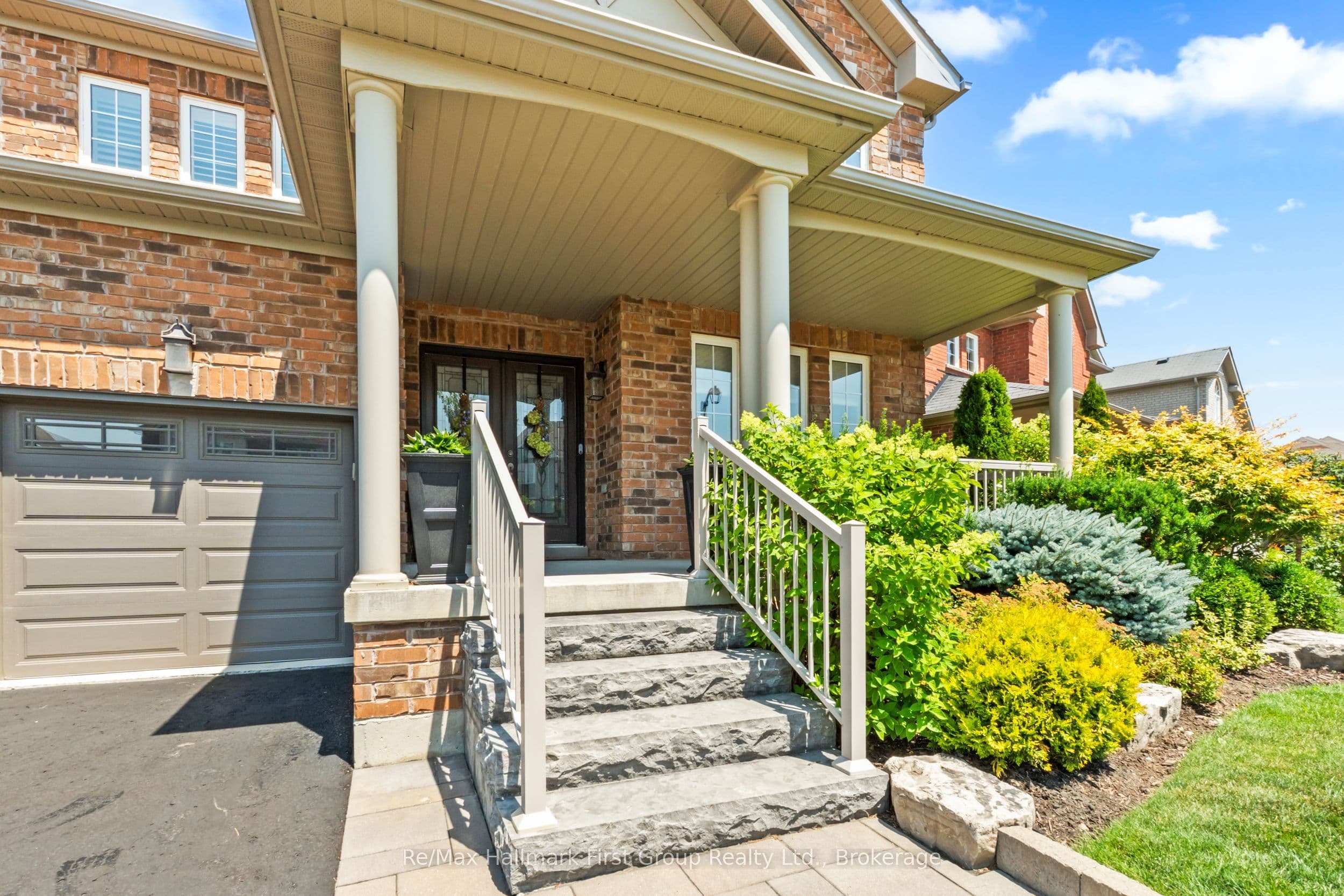928 Black Cherry Drive, Oshawa, ON L1K 0P6